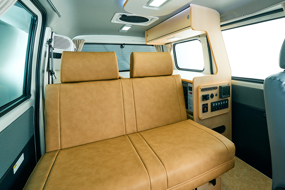 使い勝手抜群の後部座席