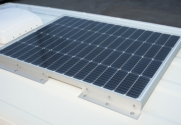 ソーラーパネル標準装備